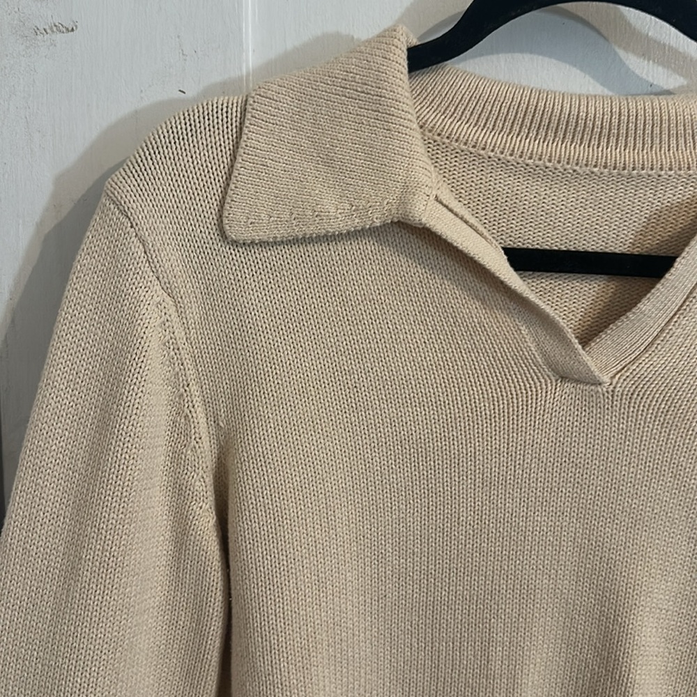 Commense Collared V-Neck Sweater - Picture 2 of 4